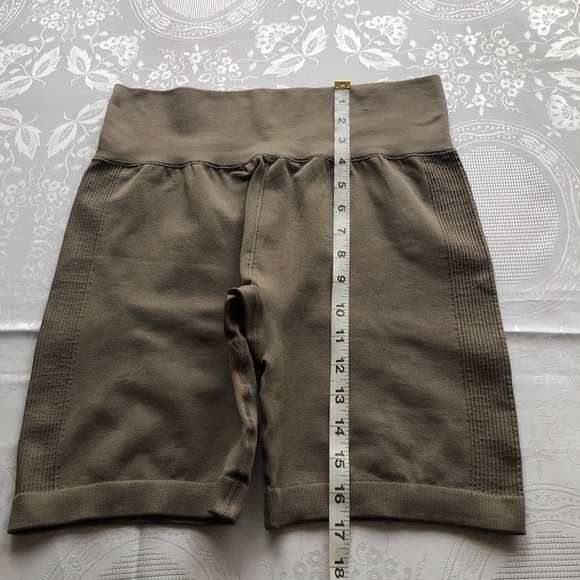 Forever 21 Coffee Brown Seamless Biker Shorts Elastic Activewear Women’s Size L - Picture 14 of 16
